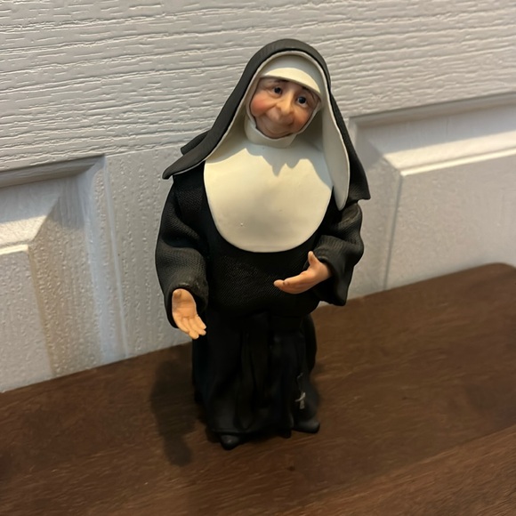 Happy Habits noon Sister Mary Serene Figurine Deb Wood Studio Collection - Picture 1 of 7